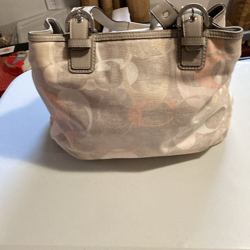 Coach Soho Optic Multicolored Cream Shoulder Bag EXCELLENT CONDITION - Picture 2 of 14